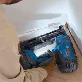 Alquiler online Clavadora para madera Bosch GNH 18V-64-2