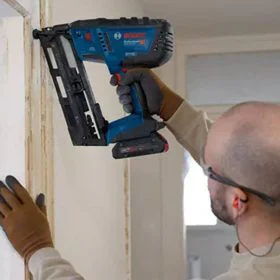 Clavadora para madera Bosch GNH 18V-64-2 alquiler online