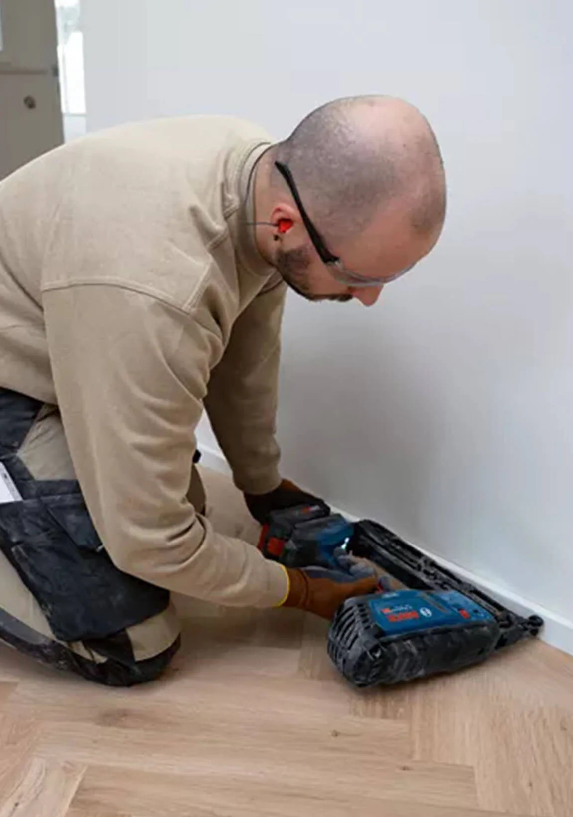 Clavadora para madera Bosch GNH 18V-64-2 alquiler bricolaje y reformas