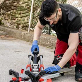 Bricolaje y reformas Cortadora de baldosas manual alquiler online