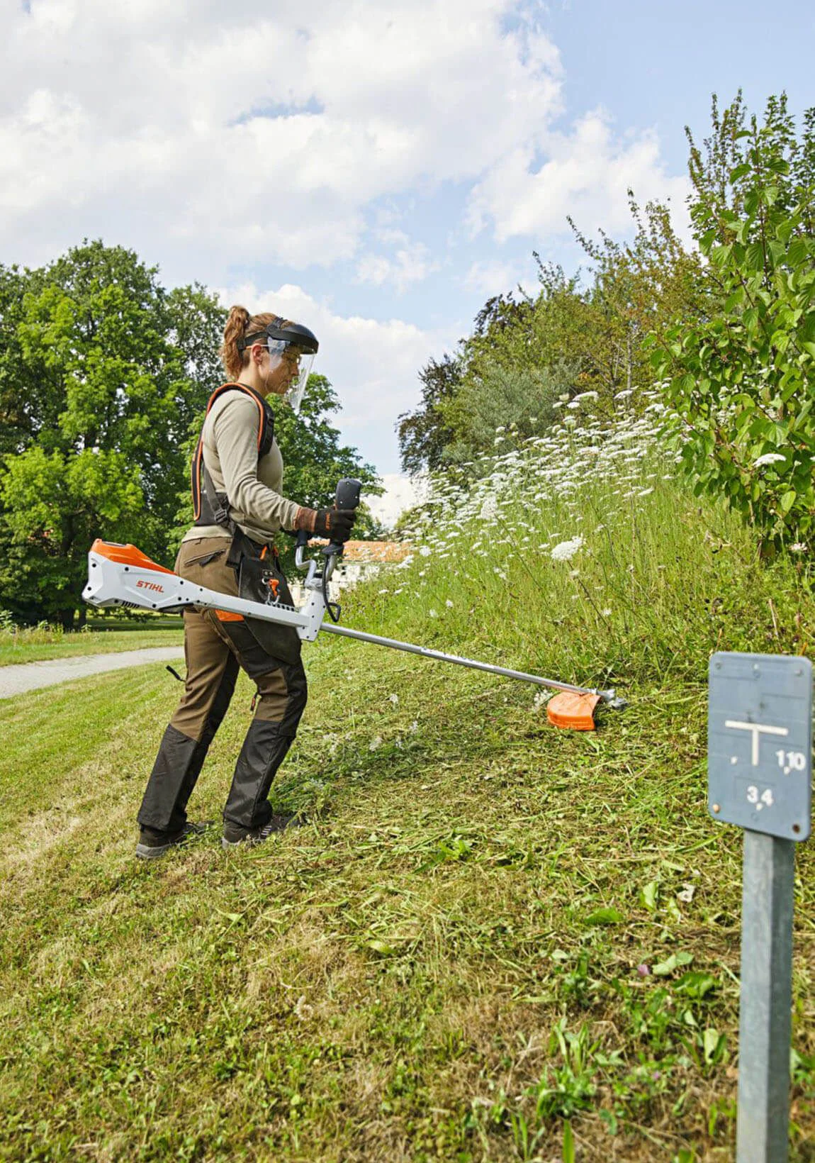 Alquiler online Desbrozadora de batería Stihl FSA 135