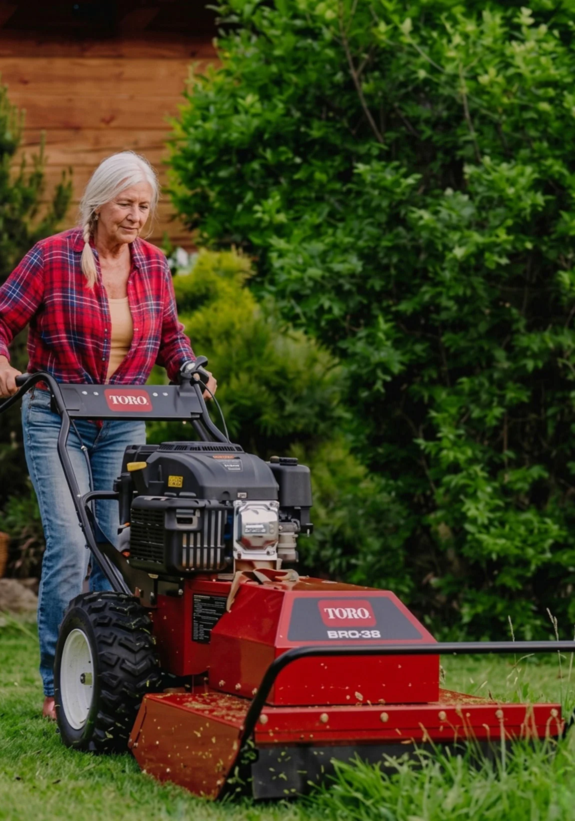 debos_desbrozadora_autopropulsada_toro_brc-28_alquiler_jardineria