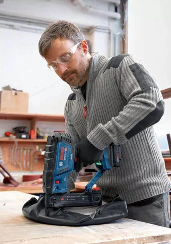 Alquiler de Grapadora para madera Bosch para trabajos de bricolaje