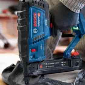 Alquiler de Grapadora para madera Bosch para trabajos de bricolaje