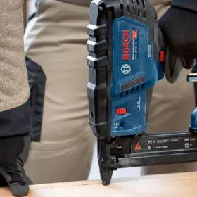 Alquiler de Grapadora para madera Bosch para particulares