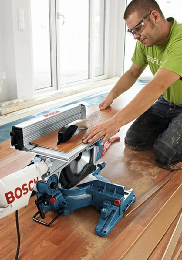 Alquiler de Ingletadora multifuncional eléctrica Bosch para particulares