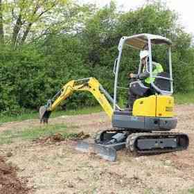 Alquiler de Mini excavadora 1700 Kg para particulares