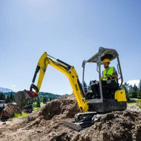 Alquiler de Mini excavadora 1700 Kg para particulares