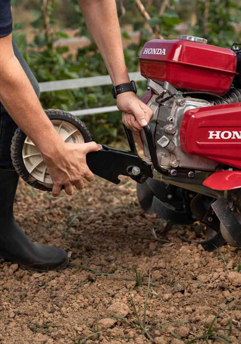 moto_motoazada_para_jardin_honda_fj500dlx_alquiler_smoh_jardineria_tierra_huerto