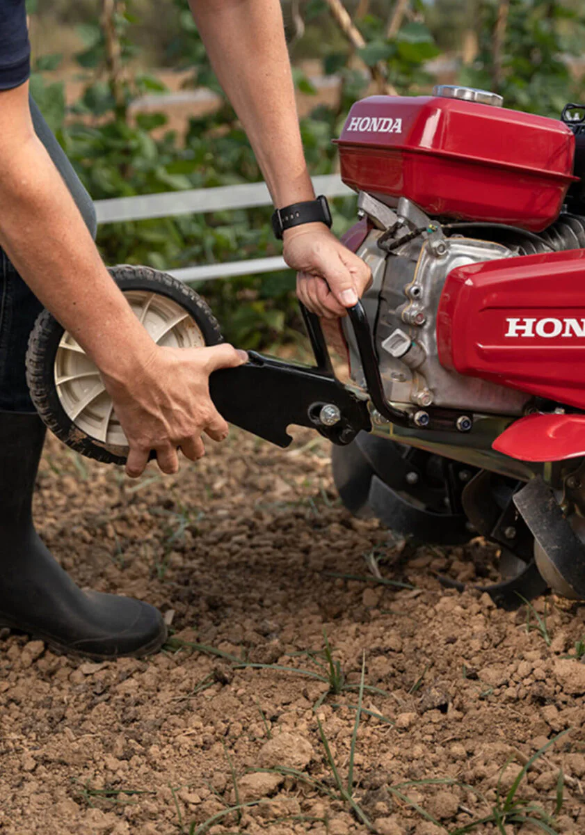moto_motoazada_para_jardin_honda_fj500dlx_alquiler_smoh_jardineria_tierra_huerto