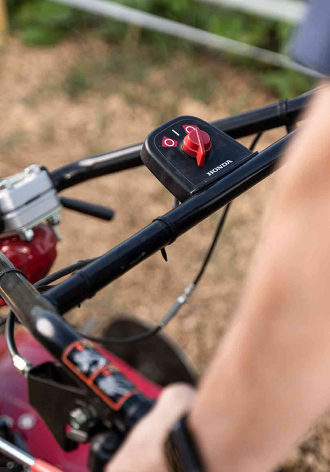moto_motoazada_para_jardin_honda_fj500dlx_alquiler_smoh_jardineria_tierra_huerto_cultivar_preparar