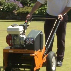 Aireadora de césped alquiler Jardinería