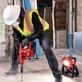 Alquiler para particulares de linterna led a batería HILTI