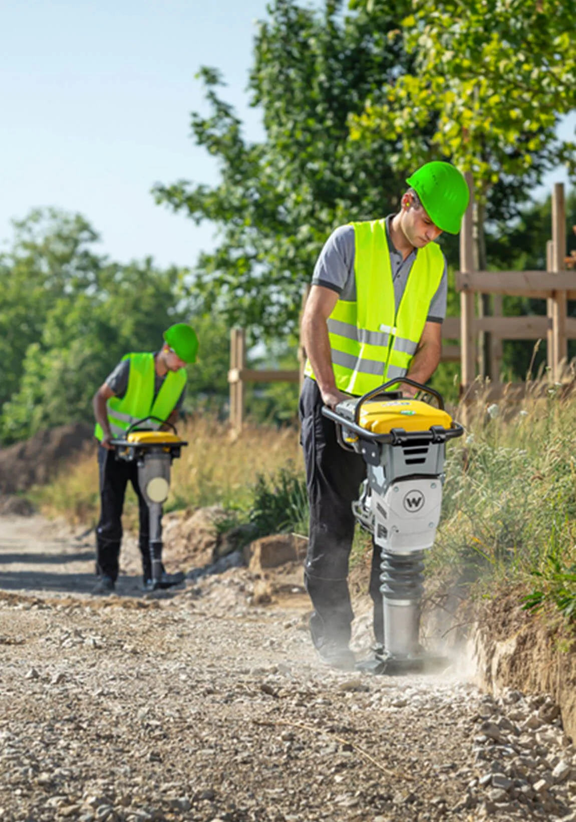 Alquiler de vibro apisonador a batería Wacker Neuson