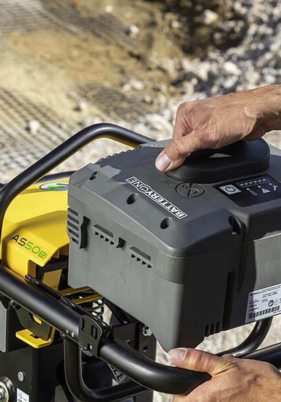 Alquiler de vibro apisonador a batería para particulares
