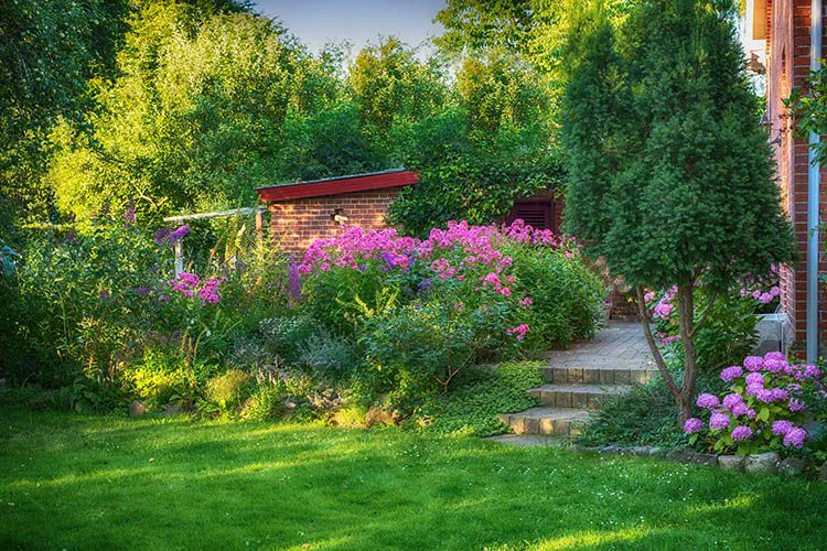 Alquiler de herramientas para preparar tu jardín para la primavera