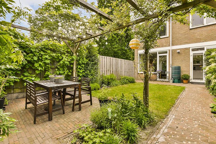Alquiler de herramientas para preparar tu jardín para la primavera